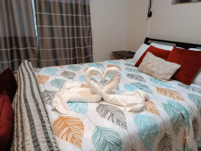 MS PASAY HOMESTAY 101 NEWPORT BLVD - Airport NAIA T3 near SAVOY BELMONT 300MBPS NETFLIX